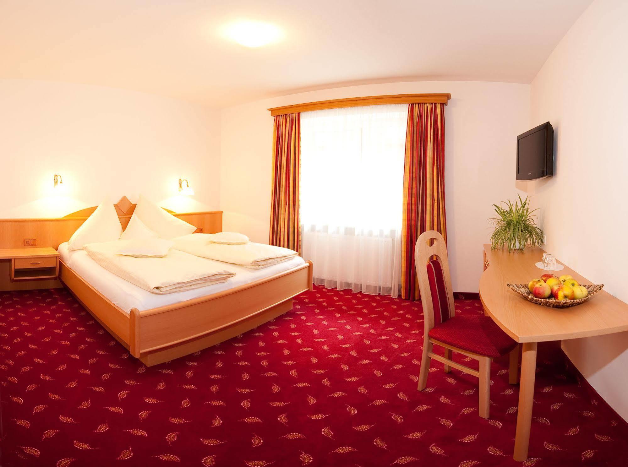 Fruehstueckshotel Birkenhof Раурис Экстерьер фото